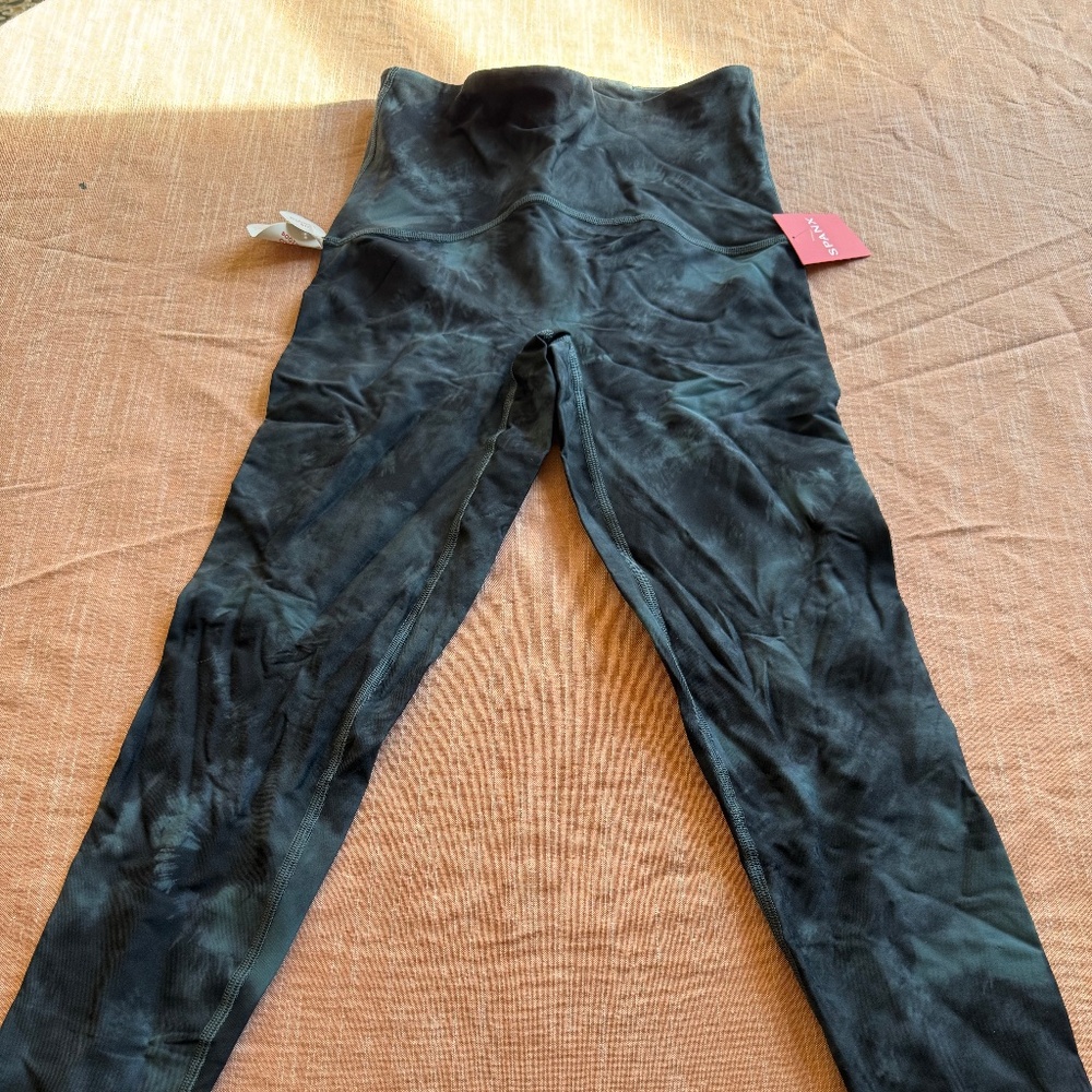 Spanx tie dye booty boost 7/8 leggings